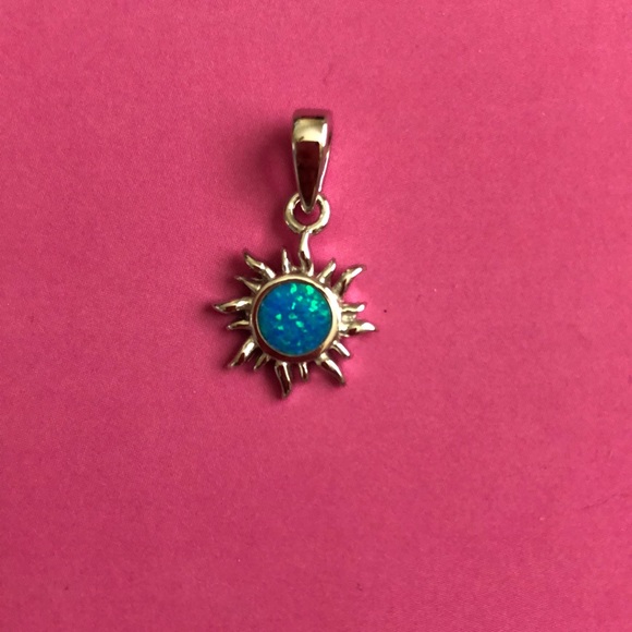 925 Sterling Silver Sun Pendant w/Lab Opal - Picture 3 of 5